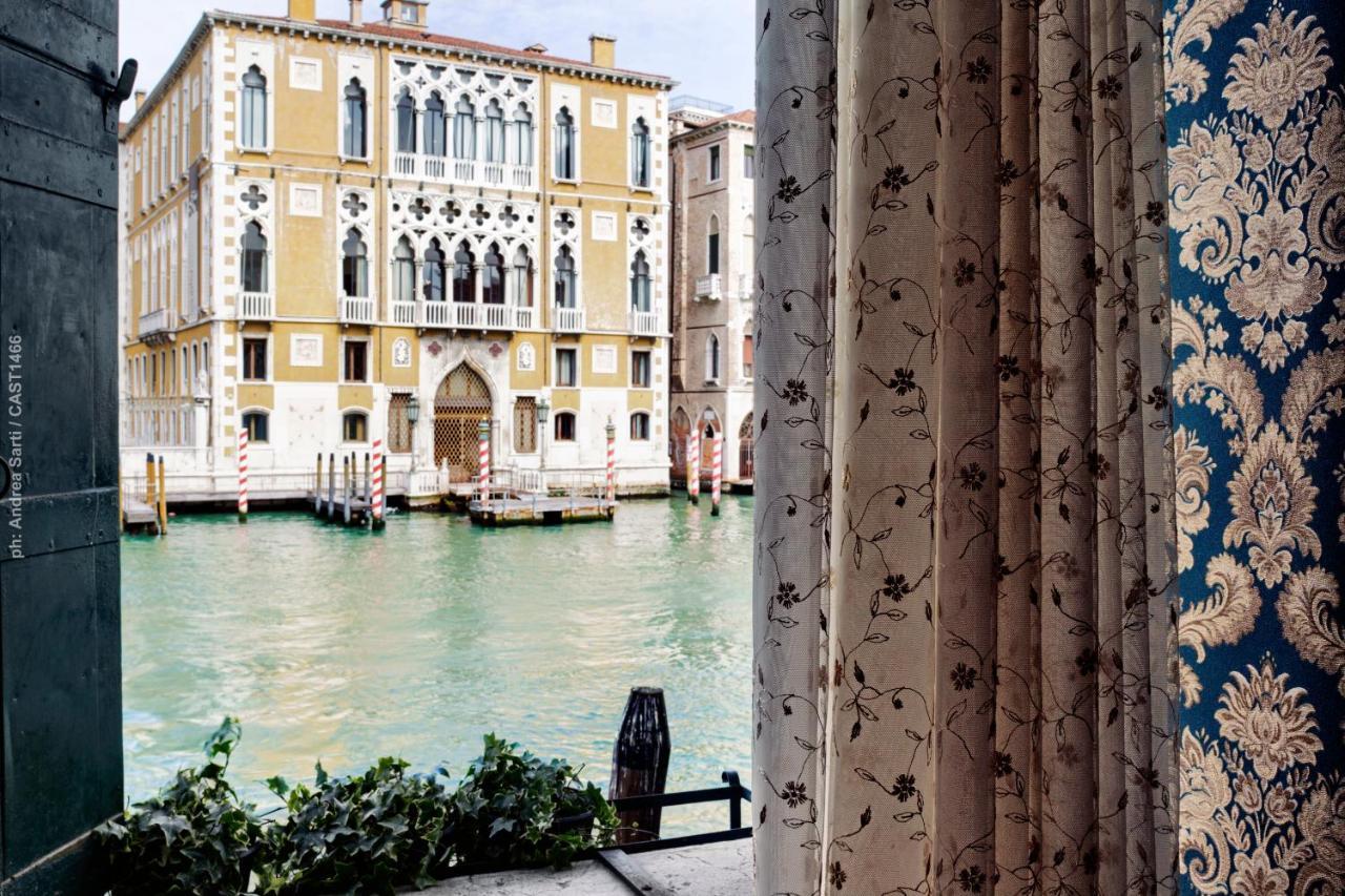 Large Double or Twin Room Canal View