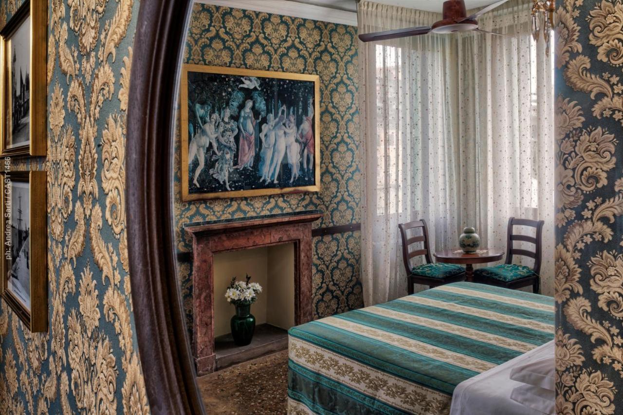 Large Double or Twin Room Canal View