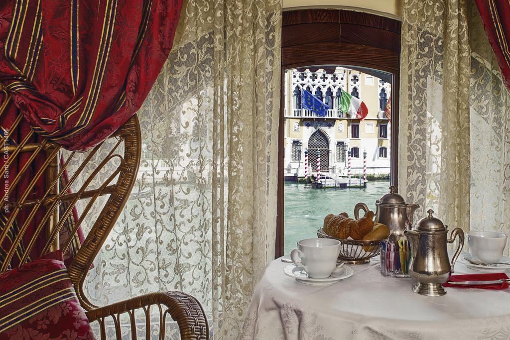 Large Double or Twin Room Canal View